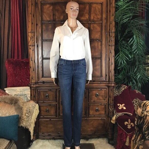 NWOT G.I.L.I. Mid Wash Side Slit Dropped Raw Edge Bootcut Stretch Jean - Picture 5 of 12